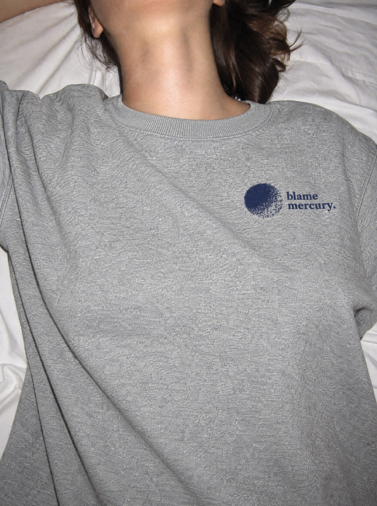 Sweatshirt. mercury – print close-up