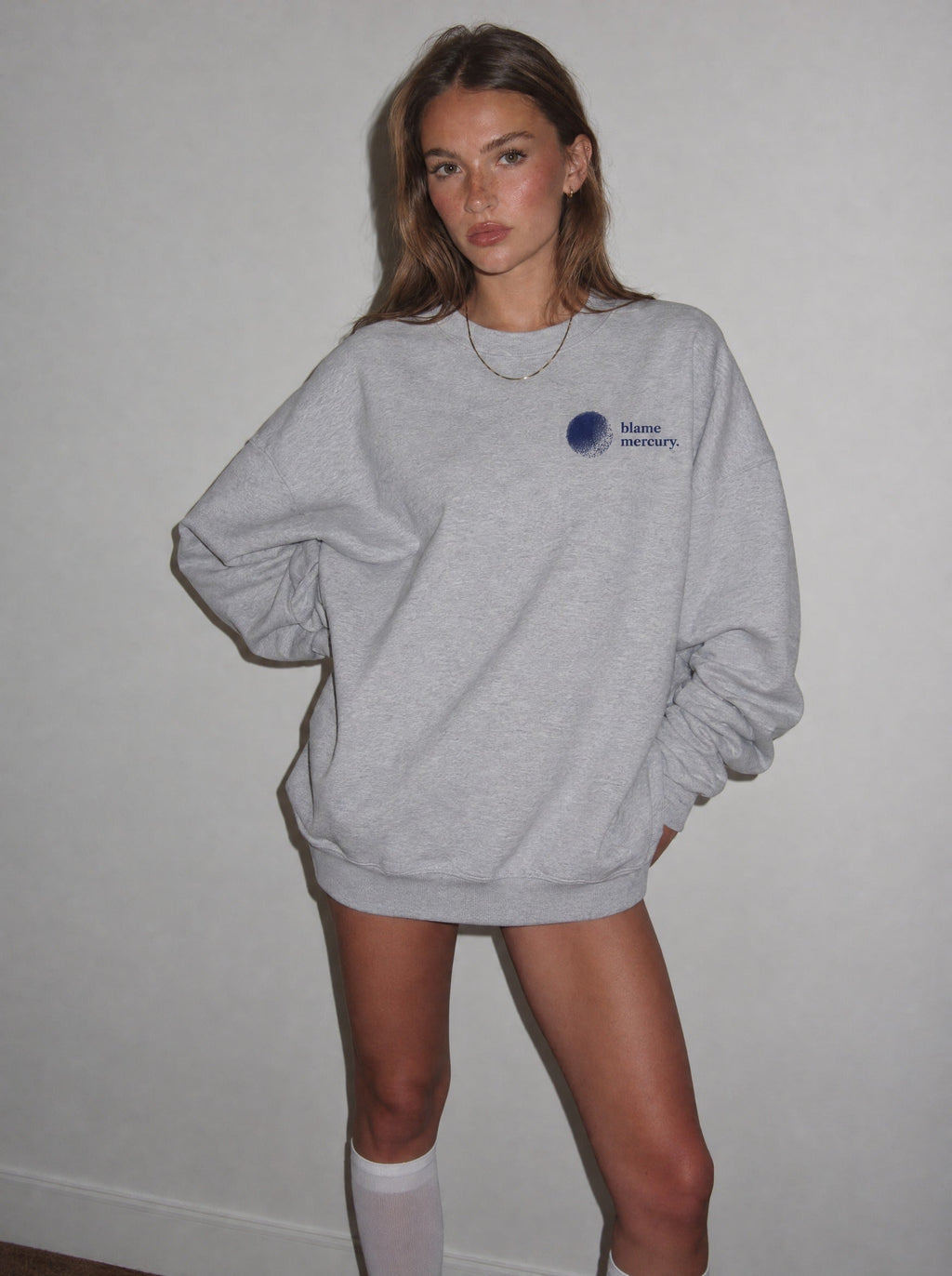 Sweatshirt. mercury – fit on a model