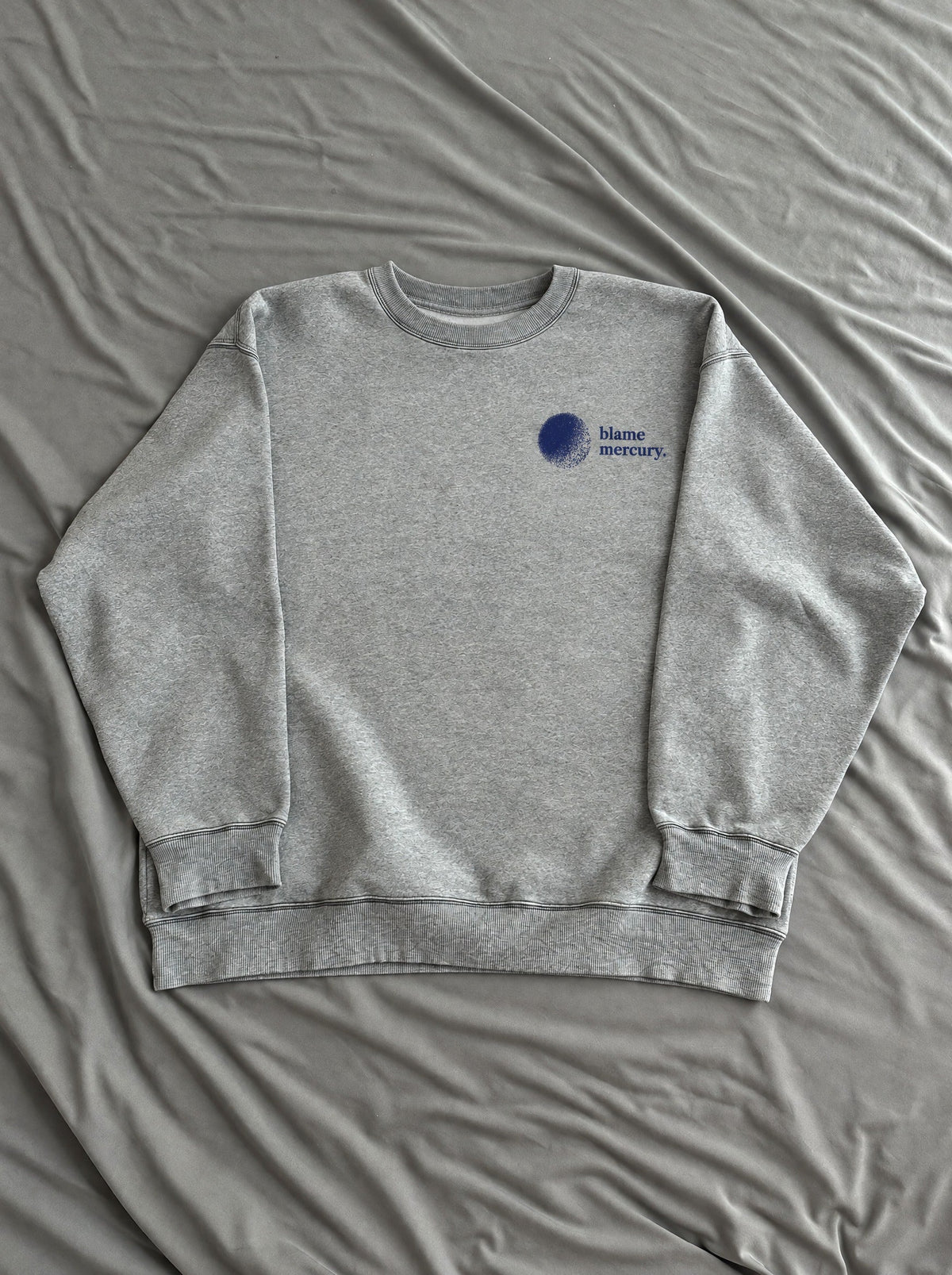 Sweatshirt. mercury – flat lay